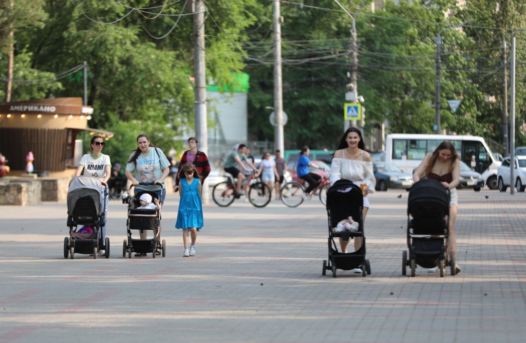 Сергей Петрин оценил, как обновляется воронежский парк «Танаис»