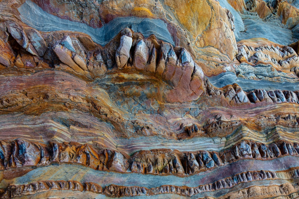 Одна из ведущих горнодобывающих компаний Зимбабве хочет построить в стране крупный аффинажный завод