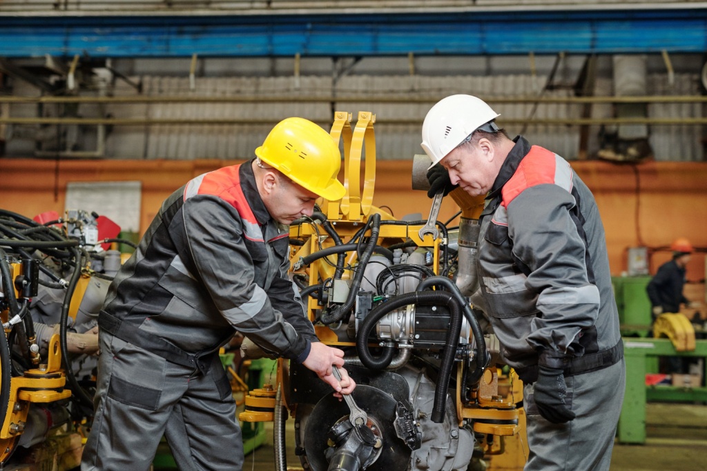 На рынке труда зафиксирован рекордный рост зарплат рабочих специальностей