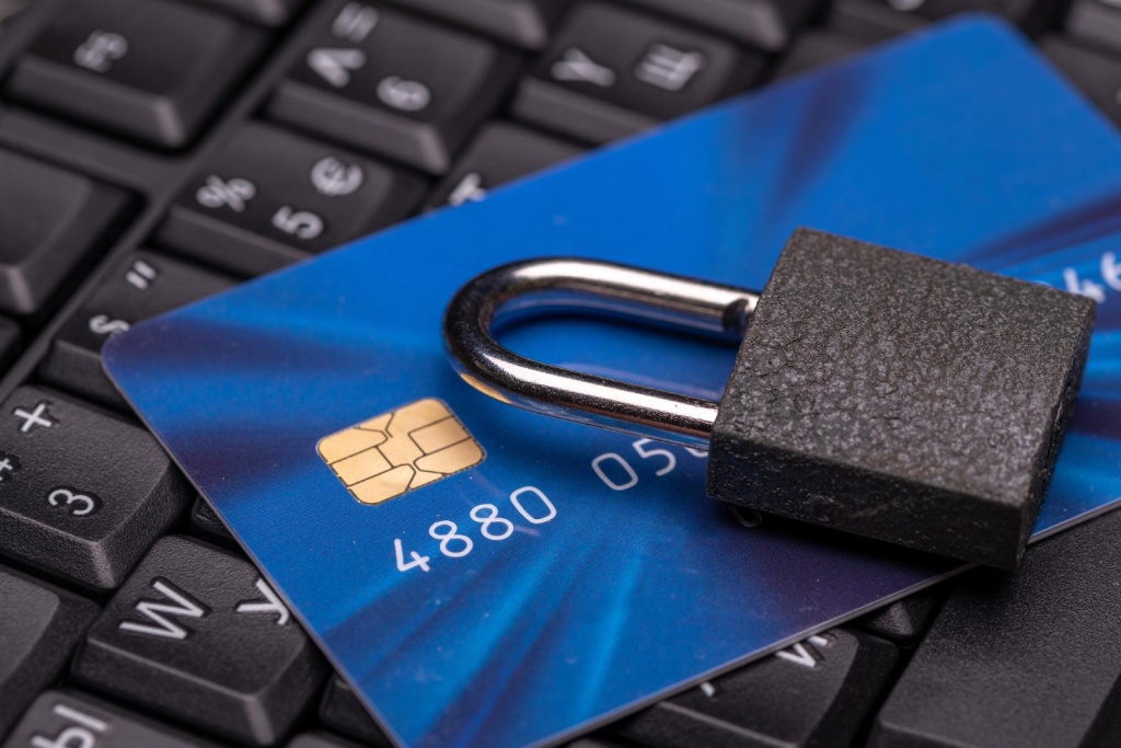 Wildberries и «Сбер» анонсировали запуск системы блокировки оплаты заказов украденными картами Wildberries и «Сбер» анонсировали запуск системы блокировки оплаты заказов украденными картами