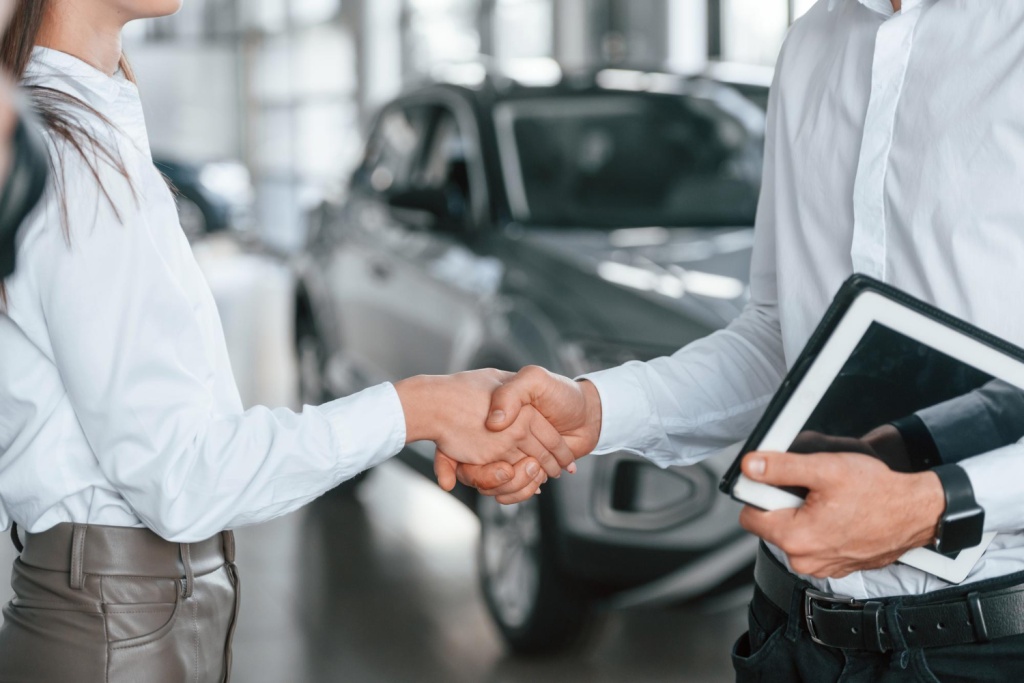 Мантуров: Автомобильный рынок России демонстрирует признаки восстановления Мантуров: Автомобильный рынок России демонстрирует признаки восстановления