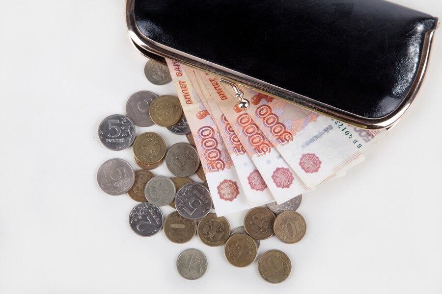 «Ъ»: полная стоимость кредитов наличными в РФ достигла 27,1%