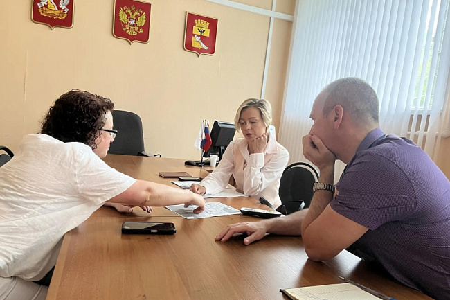 Депутат Воронежской городской Думы Маргарита Жукова провела приём граждан в управе Левобережного района: от проблем с водой до экологических инициатив