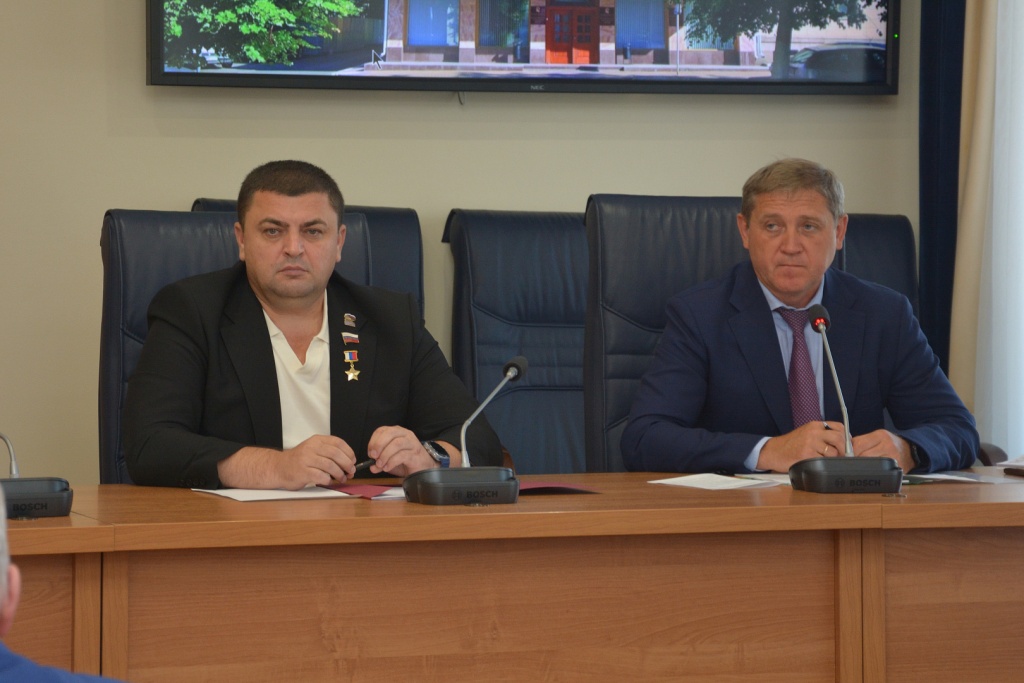 Бюджет Воронежа‐2026: депутаты согласовали перераспределение средств — на воду, школы и инфраструктуру