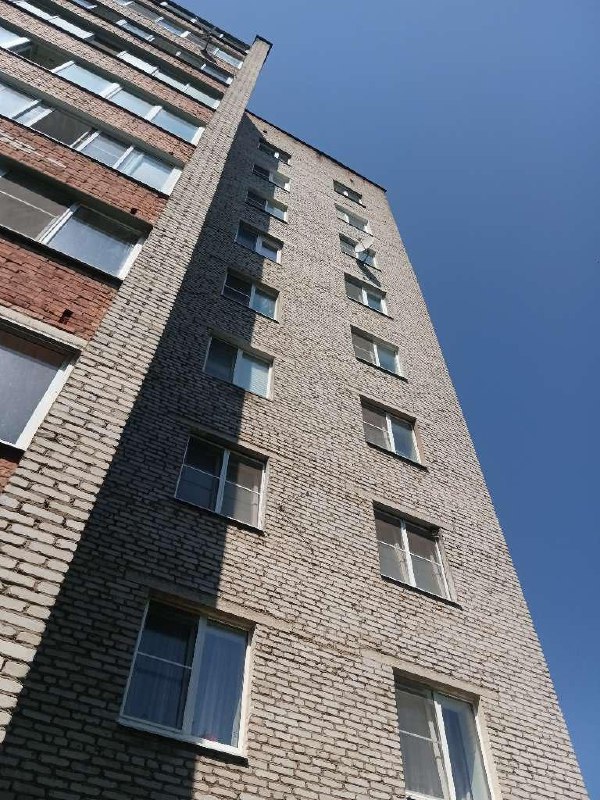 В подмосковном Красноармейске завершается капитальный ремонт кровли многоэтажного дома