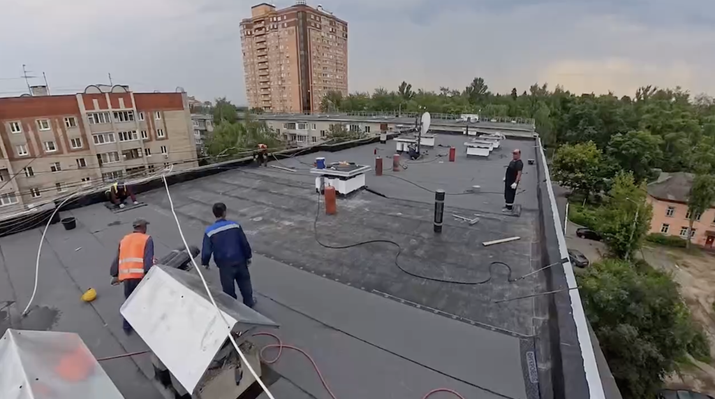 В Городском округе Пушкинский в этом году в 65 многоквартирных домах проведут работы по замене кровли