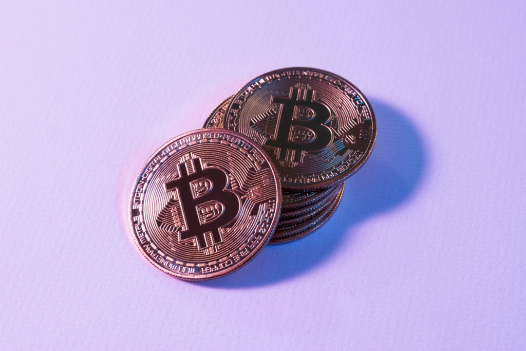 Курс биткоина обвалился со $108 тысяч до $103 тысяч