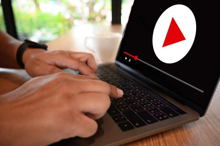 YouTube заблокировал канал Мосбиржи YouTube заблокировал канал Мосбиржи