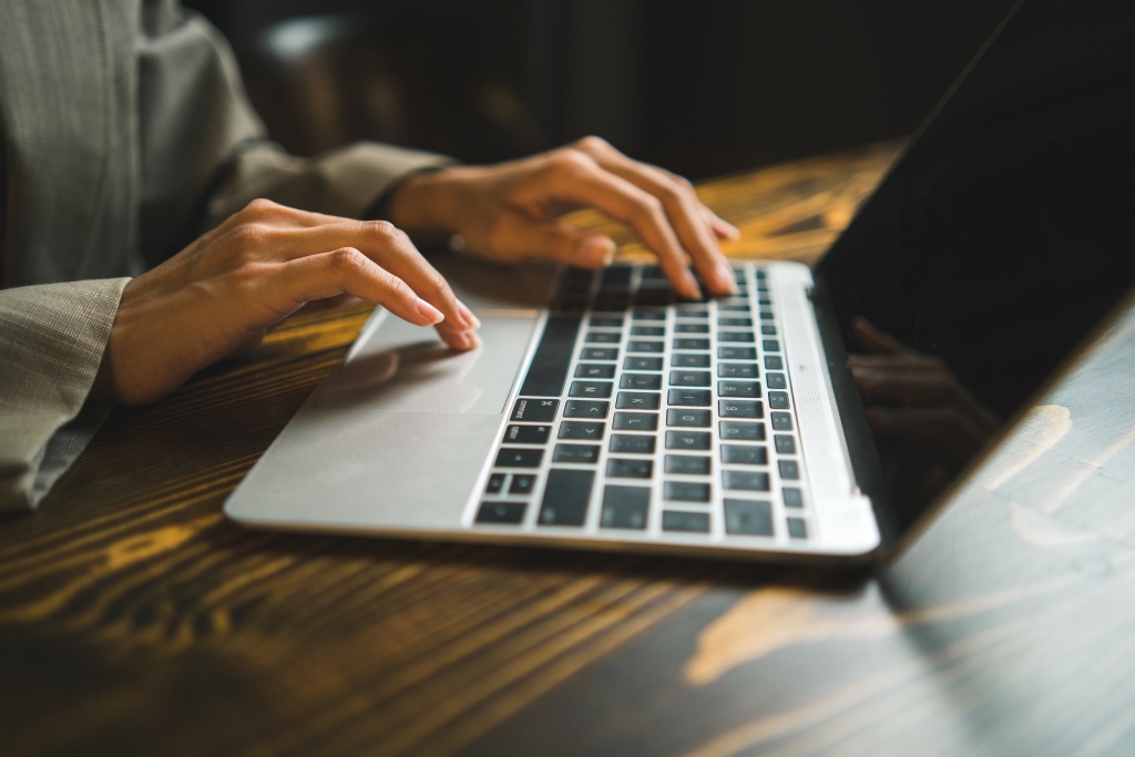 Шадаев допустил ограничение работы зарубежных облачных сервисов в России