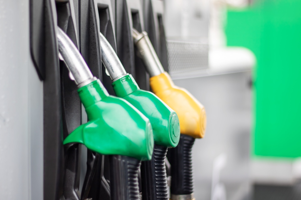 Правительство может ввести полный запрет на экспорт бензина из России