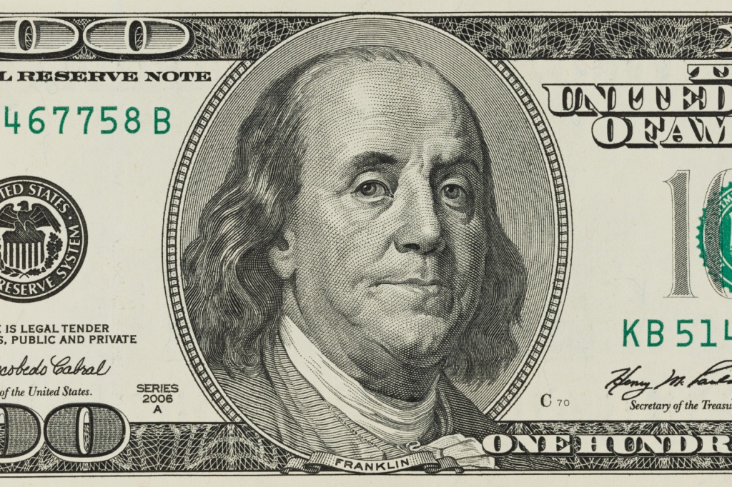 Доллар обновил десятилетний минимум к швейцарскому франку