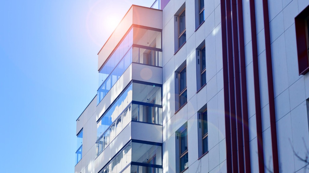 В российских городах-миллионниках в мае подорожали новостройки