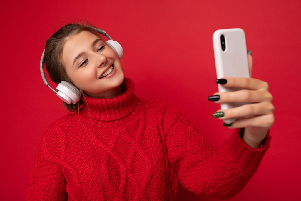 Более 49 тысяч блогеров и обладателей публичных страниц в соцсетях зарегистрировались в Роскомнадзоре