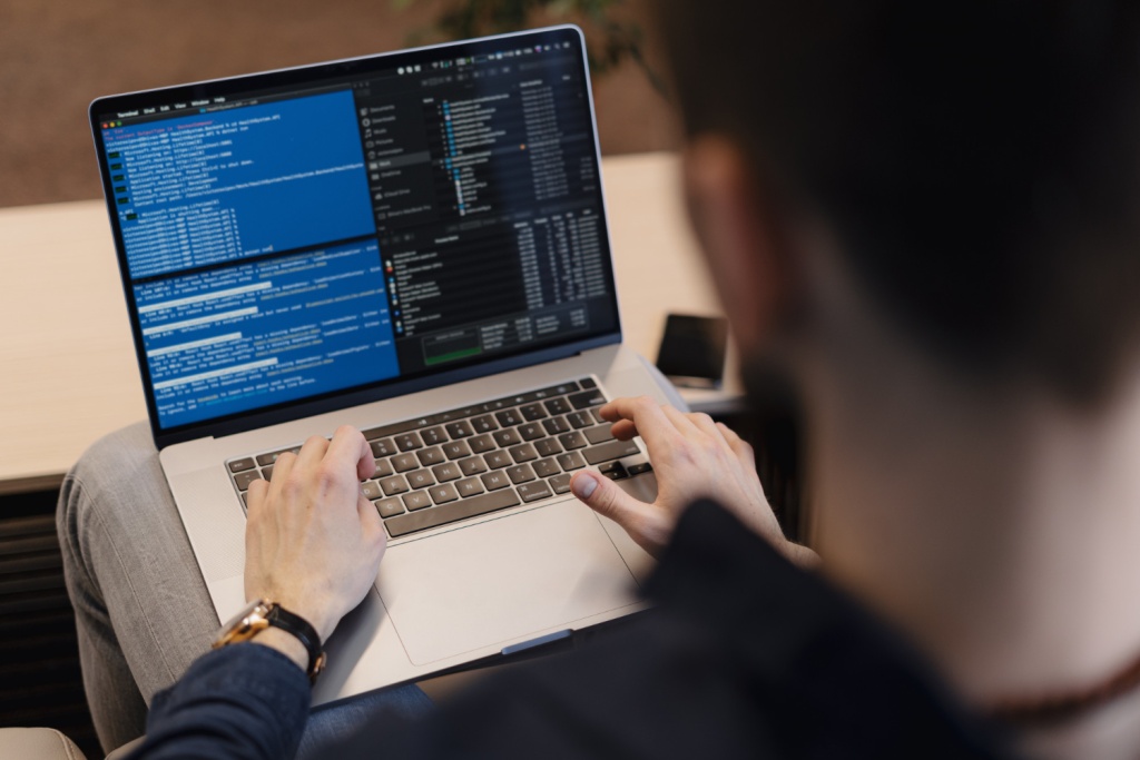 «Ъ»: ретейлер «Петрович» купил активы IT-компании JetBrains в Петербурге