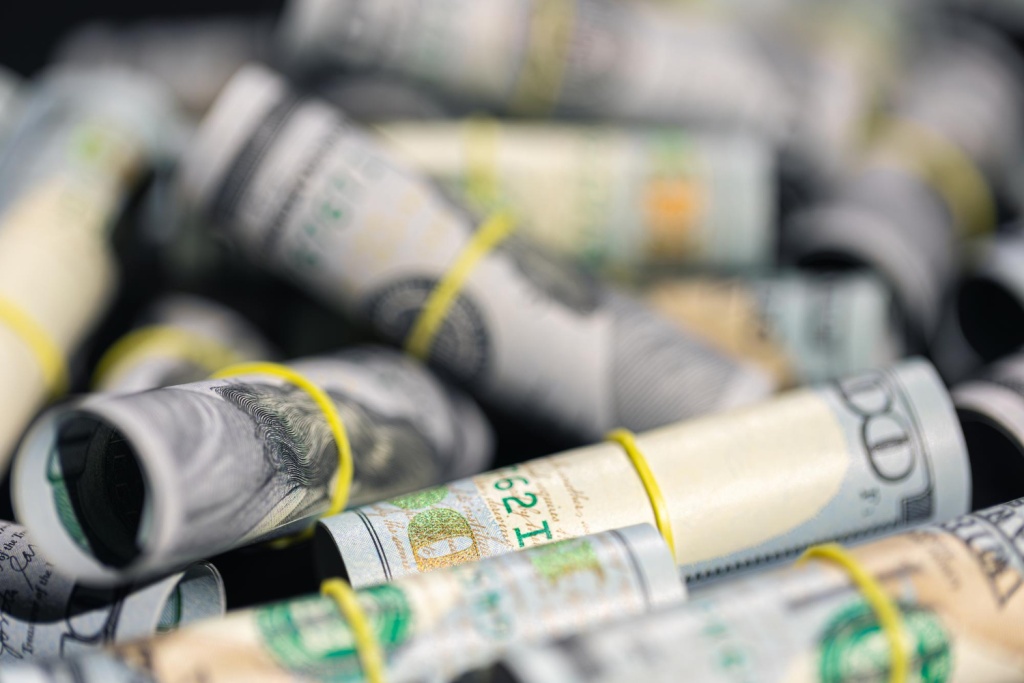 Европейские банки увеличивают требования к минимальным суммам на счетах