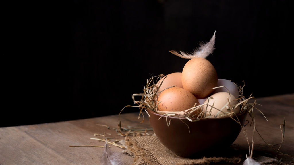 В России цены на куриные яйца упали ниже уровня 2023 года