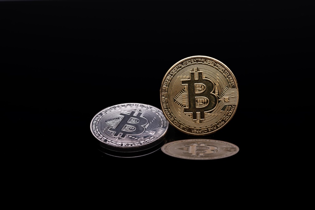 Курс биткоина приблизился к отметке в 67 тысяч долларов 