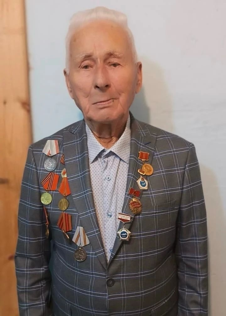 Мэр Воронежа Сергей Петрин поздравил с 99‑летием почётного гражданина города Ивана Стрункина