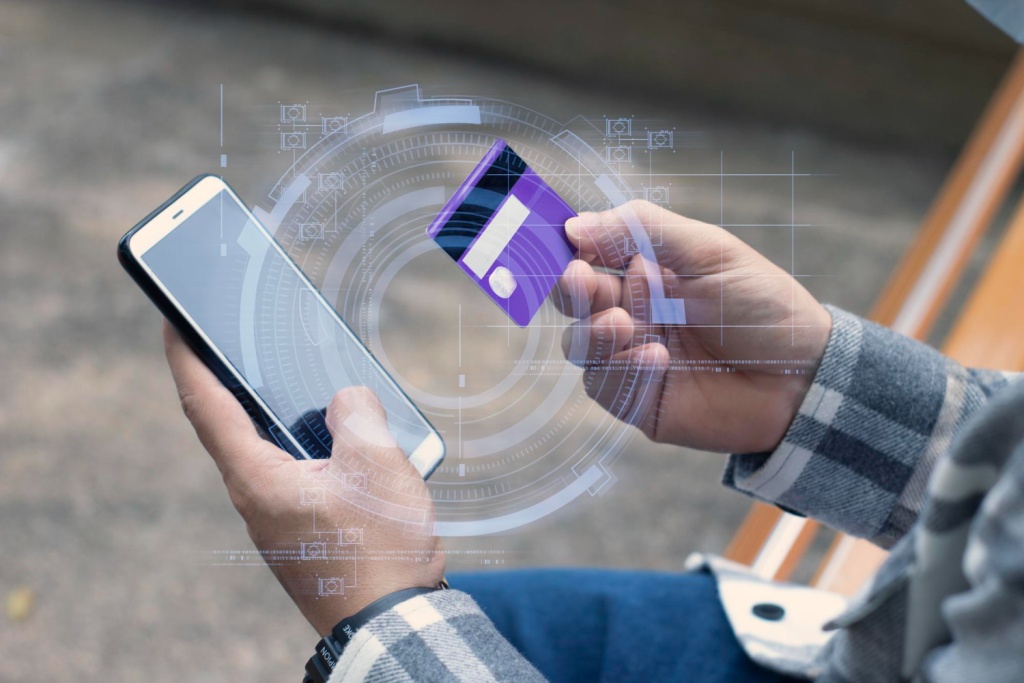 Россиян предупредили о новой мошеннической схеме с использованием технологий бесконтактной оплаты