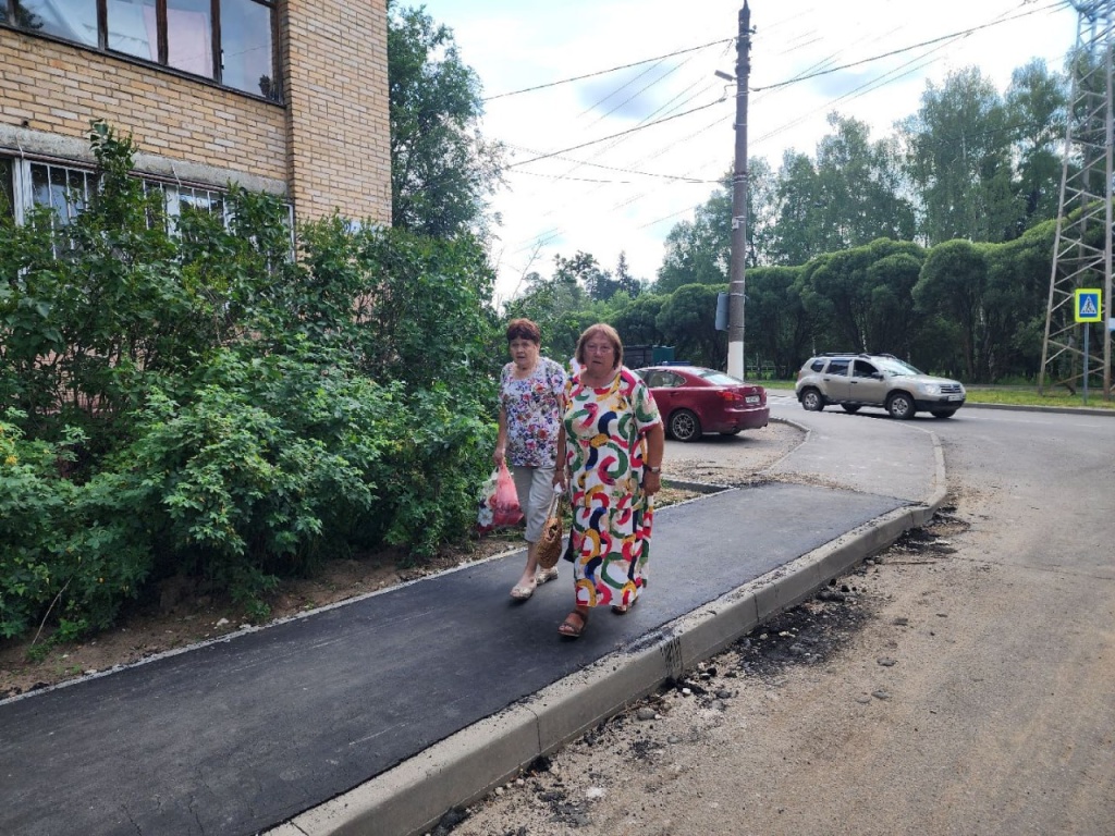В подмосковном Красноармейске в четырёх дворах обустроят новые тротуары
