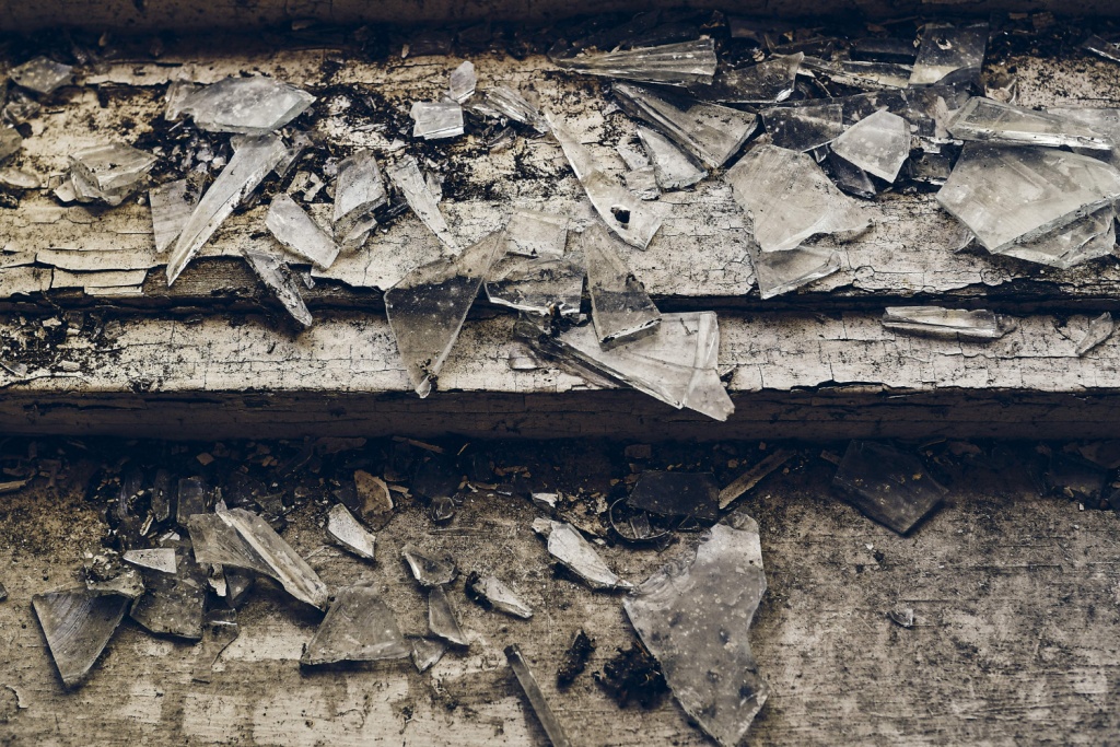 В Воронеже владелец разваливающегося исторического здания пытается избавиться от него