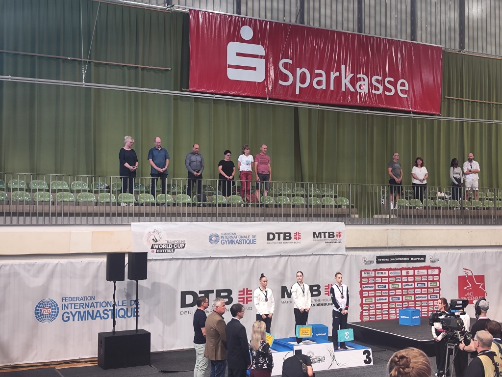 Российские гимнасты завоевали четыре медали на этапе Кубка мира по прыжкам на батуте в Котбусе Российские гимнасты завоевали четыре медали на этапе Кубка мира по прыжкам на батуте в Котбусе