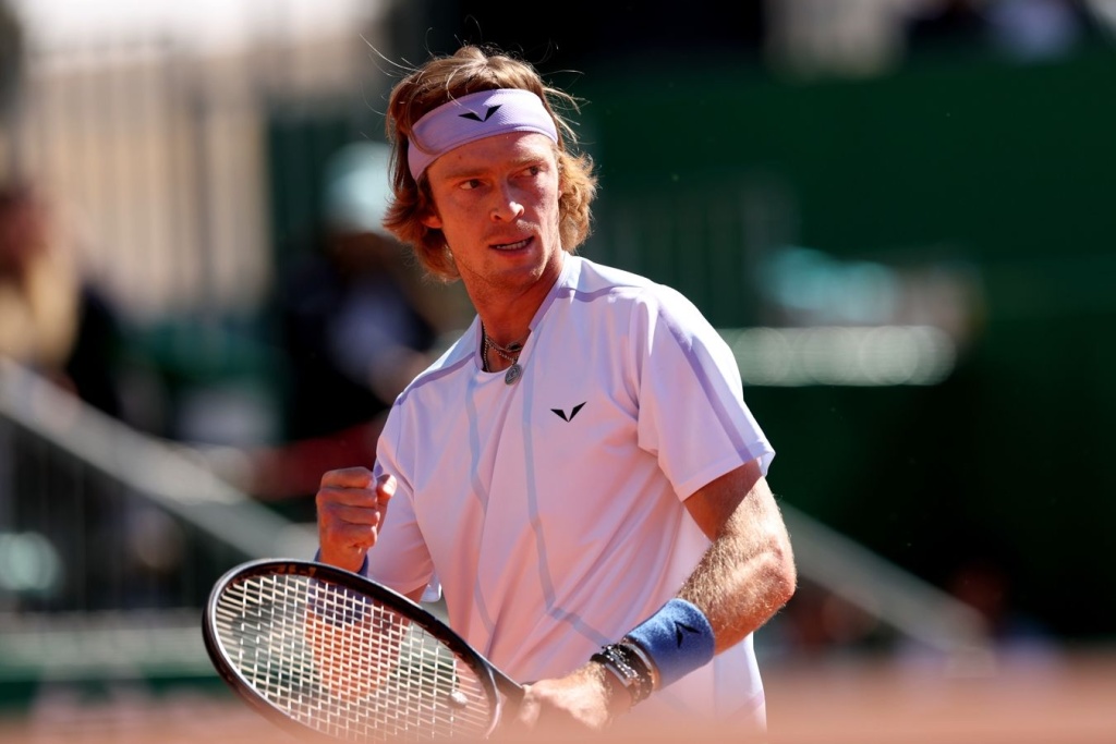 Теннисист Андрей Рублев прошел в четвертьфинала соревнований ATP 500