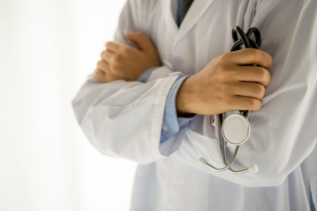 Иркутскому областному центру медицины катастроф передали новый реанимобиль