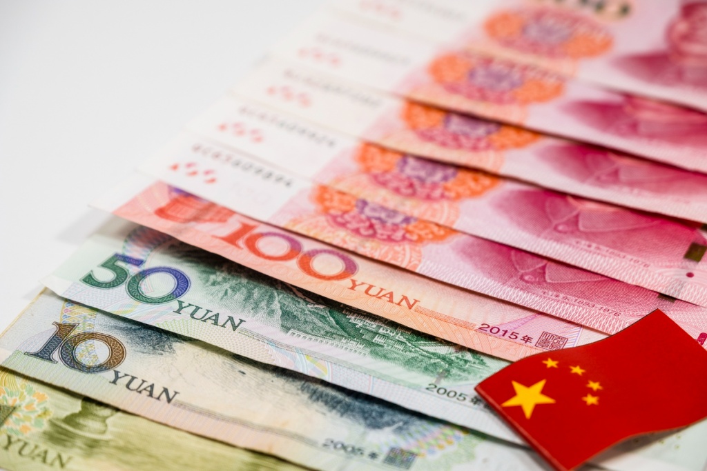 Торги юанем на бирже установили новые рекорды в июле