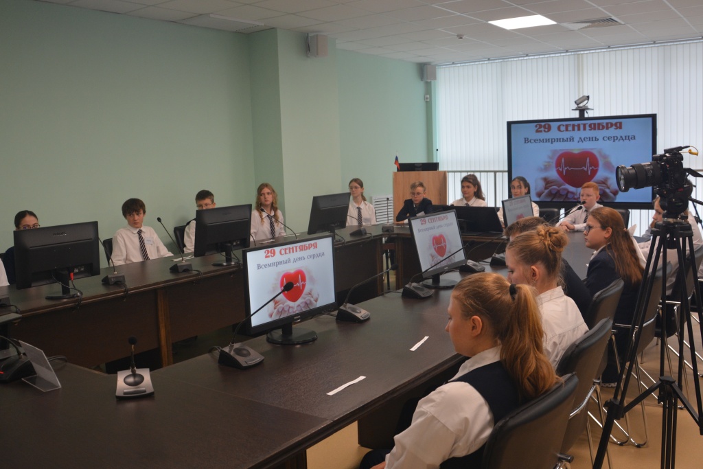 Депутат Воронежской гордумы Сергей Ковалев провёл встречу с учениками 106-й школы в День сердца