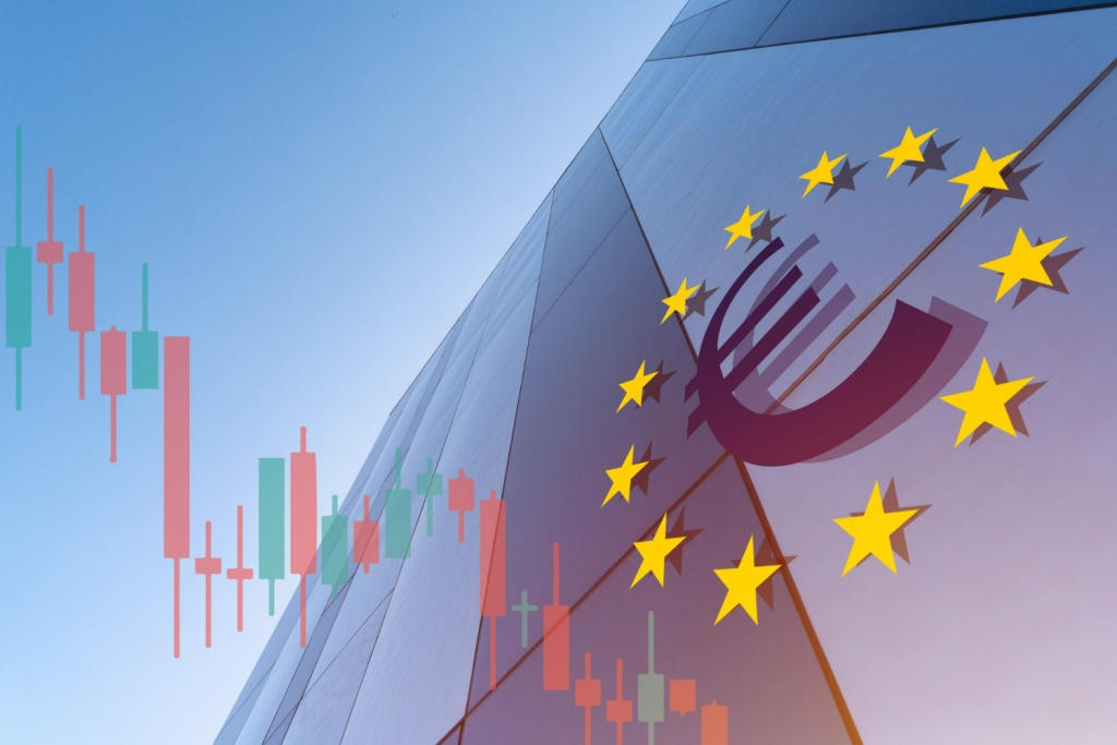 Европейские индексы снижаются на фоне угрозы новых пошлин