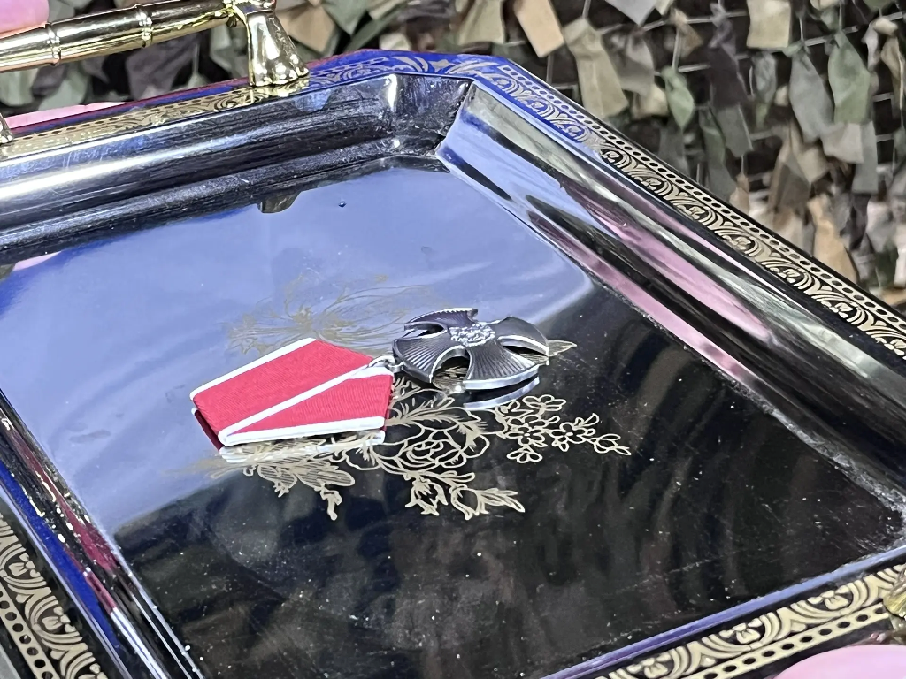 Губернатор Сергей Ситников в зоне СВО вручил костромским десантникам государственные награды и рассказал о новой технике Губернатор Сергей Ситников в зоне СВО вручил костромским десантникам государственные награды и рассказал о новой технике