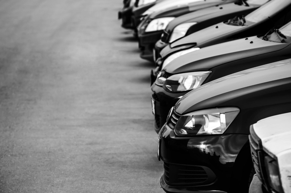 Доля автомобилей старше 10 лет в России превысила 72%