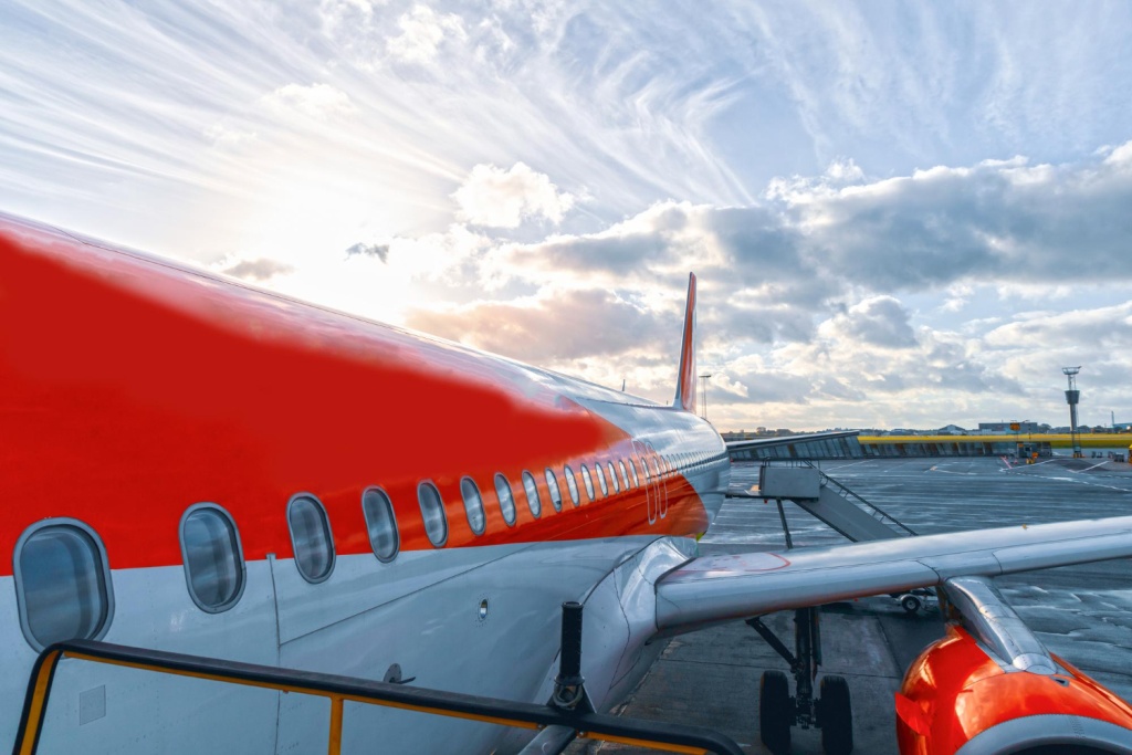 Отечественный авиапарк расширяется: Red Wings получила модернизированный Ту-214