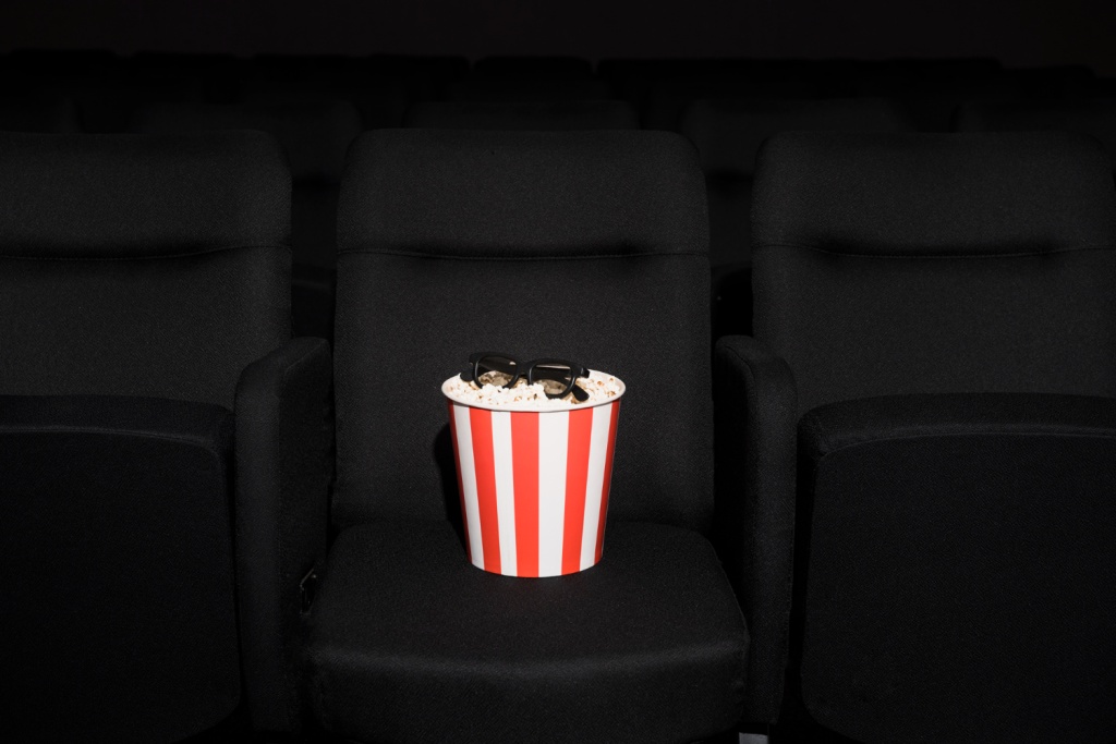 Семейные пары смогут получать льготные билеты в кино