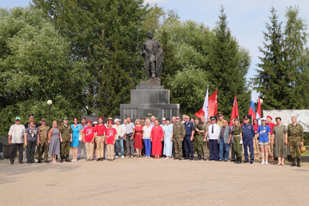 В Волоколамске отдали дань уважения ветеранам боевых действий В Волоколамске отдали дань уважения ветеранам боевых действий