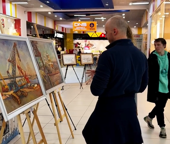 Индустриальная поэзия в красках: в Мурманске показывают стройки России глазами художника Индустриальная поэзия в красках: в Мурманске показывают стройки России глазами художника