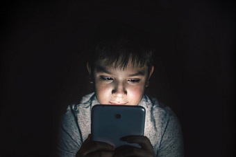 Кибермошенники обманули детей на миллиард рублей