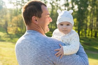 Число отцов в декрете растёт: доля увеличилась до 32%