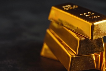 Золото выше $4600: максимум за три месяца на фоне ослабления доллара