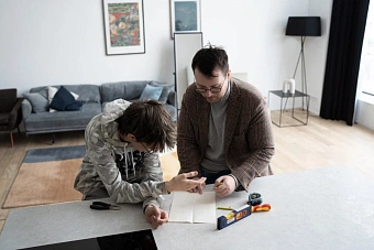 Стартует программа «Трамплин»: стань наставником для подростков-сирот с ВИЧ